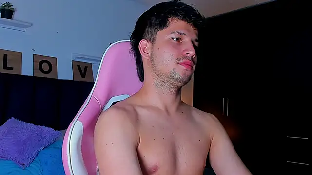 Issac james  online show from 12-16-25, 06:50