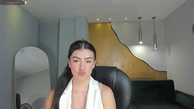 Snapshot of PaulinaSantos_ chatting on 05-19-26, 07:43 PaulinaSantos online show from 05-19-26, 07:43