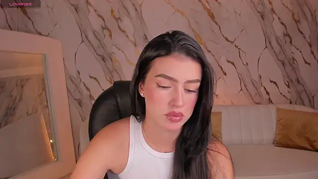 PaulinaSantos  online show from 10-11-25, 08:10