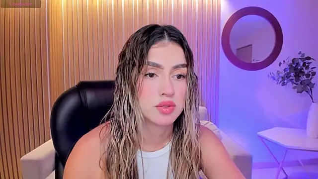 PaulinaSantos  online show from 03-18-25, 07:22