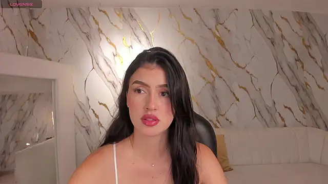 PaulinaSantos  online show from 10-04-25, 07:37