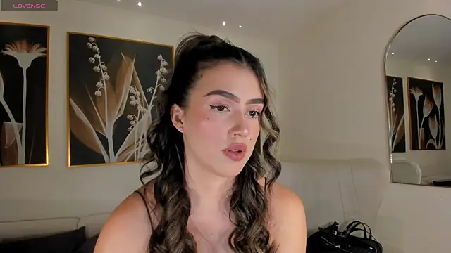 PaulinaSantos  online show from 02-05-26, 08:26