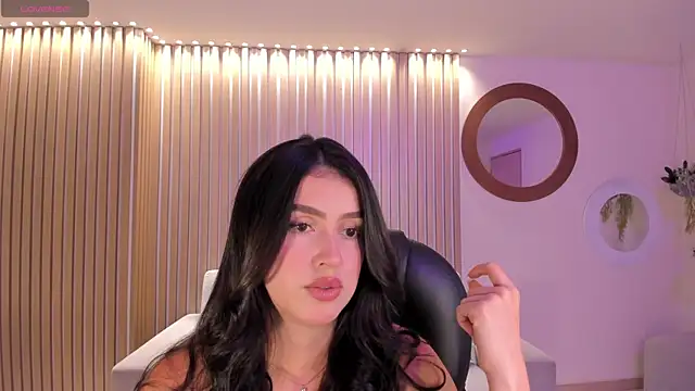 PaulinaSantos  online show from 10-01-25, 07:29