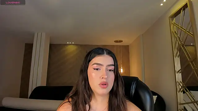 Snapshot of PaulinaSantos_ chatting on 06-11-26, 08:17 PaulinaSantos online show from 06-11-26, 08:17