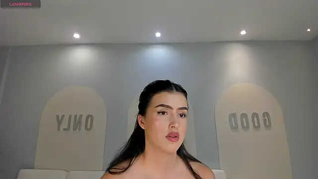Snapshot of PaulinaSantos_ chatting on 04-22-26, 07:20 PaulinaSantos online show from 04-22-26, 07:20
