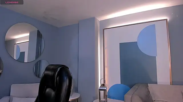 PaulinaSantos  online show from 10-14-25, 07:58