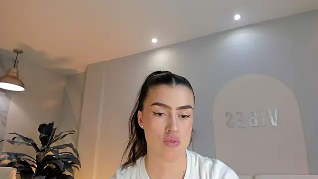 PaulinaSantos  online show from 03-28-26, 07:37