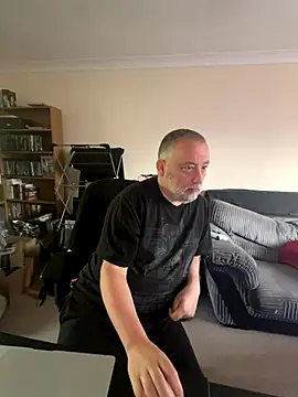 LondonTeffy online show from 10-30-25, 10:57