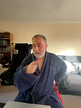 LondonTeffy online show from 11-13-25, 10:08