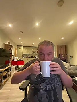 LondonTeffy online show from 04-15-26, 09:26