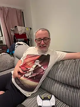 LondonTeffy online show from 06-30-26, 09:04