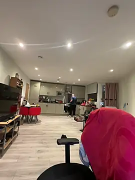 LondonTeffy online show from 04-07-26, 09:05