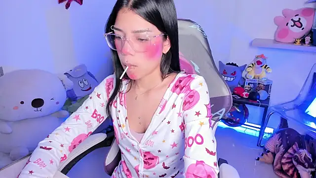 Snapshot of cutestephuwu chatting on 10-10-25, 11:38 cutestephuwu online show from 10-10-25, 11:38