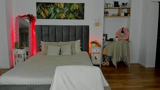 Fancy Jenn online show from 11-21-25, 08:19