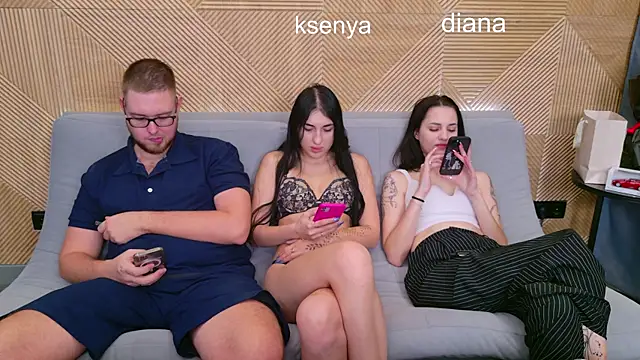 Ksenny online show from 11-26-25, 02:11