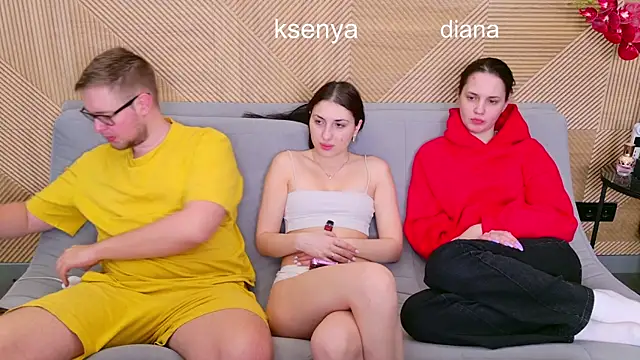 Ksenny online show from 04-10-26, 06:09