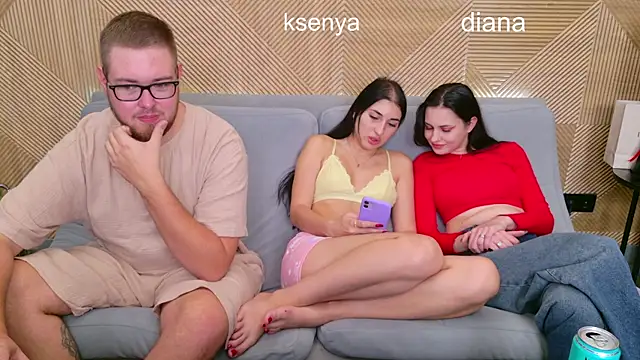 Ksenny online show from 10-21-25, 11:31