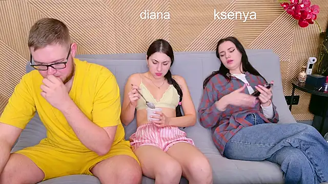 Ksenny online show from 03-25-26, 04:56