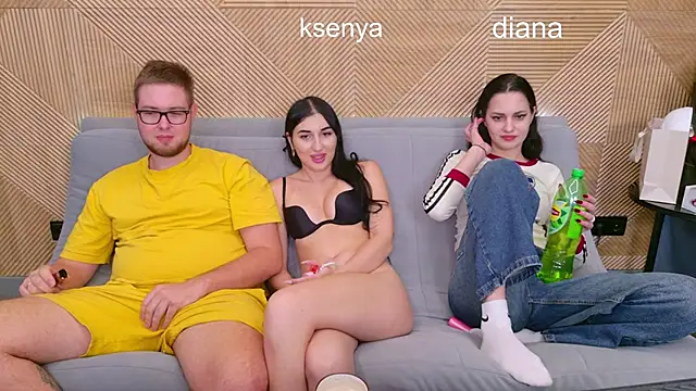 Ksenny online show from 11-12-25, 05:39