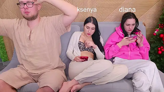 Ksenny online show from 12-22-25, 04:23