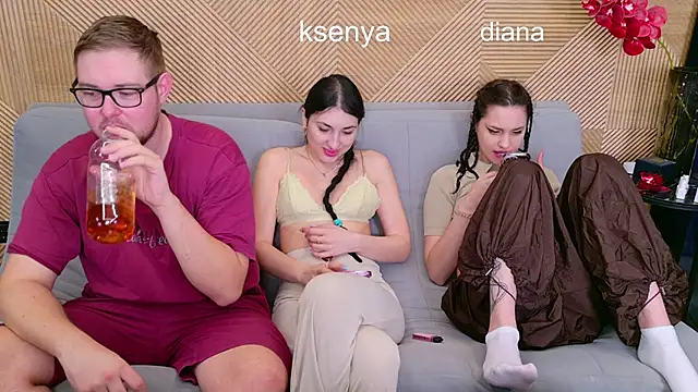 Ksenny online show from 04-19-26, 05:41