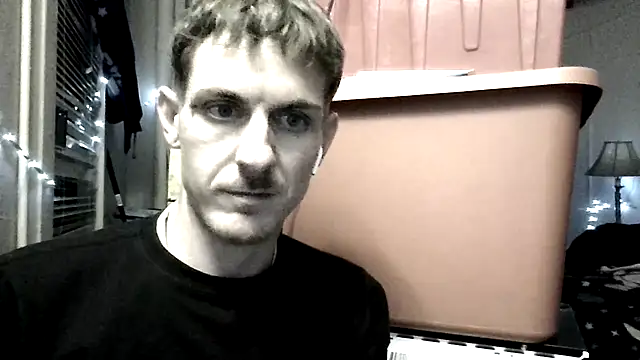 Snapshot of Paulhenry chatting on 11-16-25, 04:39 Paulhenry online show from 11-16-25, 04:39