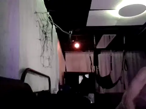 Snapshot of Paulhenry chatting on 12-17-25, 08:52 Paulhenry online show from 12-17-25, 08:52