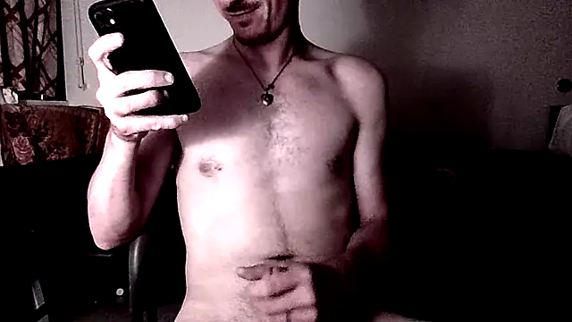 Snapshot of Paulhenry chatting on 10-08-25, 06:37 Paulhenry online show from 10-08-25, 06:37