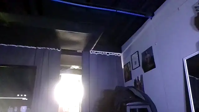 Snapshot of Paulhenry chatting on 12-15-25, 06:14 Paulhenry online show from 12-15-25, 06:14