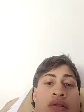 Snapshot of lolo2233a chatting on 10-12-25, 05:47 lolo2233a online show from 10-12-25, 05:47