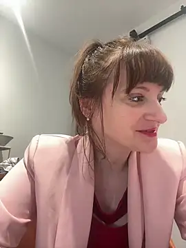 victoirenextdoor online show from 10-22-25, 11:42