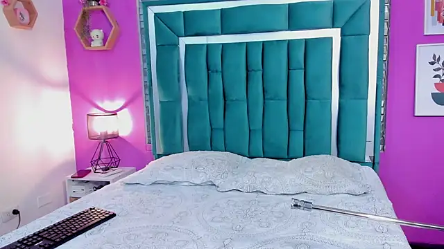 LORENSCOLLINS online show from 02-26-26, 01:00