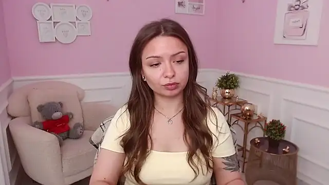 Snapshot of LucySkilar chatting on 06-09-26, 04:46 LucySkilar online show from 06-09-26, 04:46