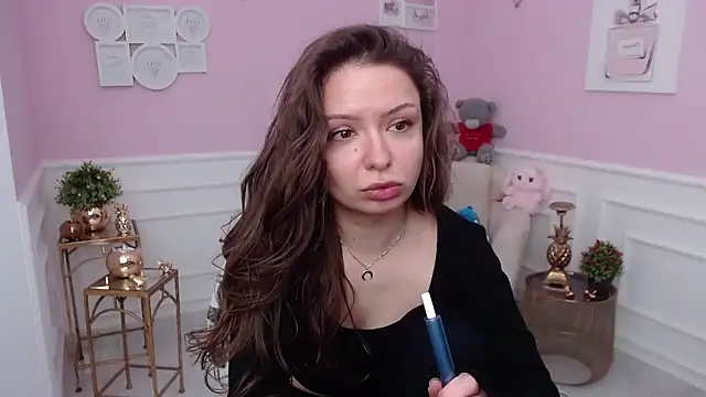 LucySkilar online show from 02-02-26, 05:50