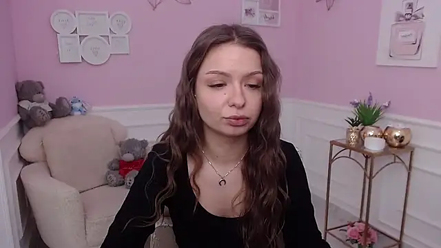 LucySkilar online show from 11-25-25, 07:52