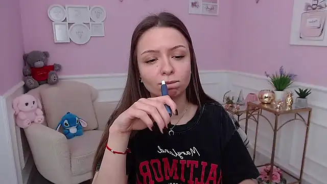 LucySkilar online show from 01-18-26, 07:45