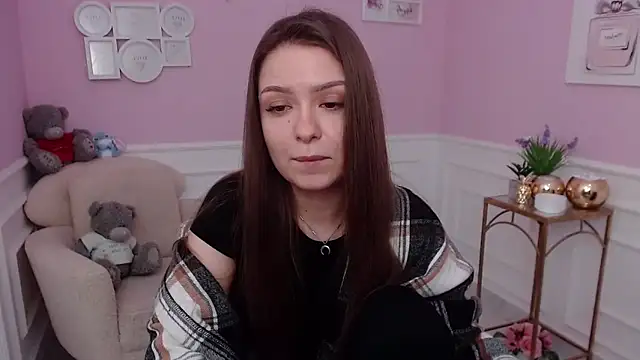 LucySkilar online show from 12-19-25, 06:05