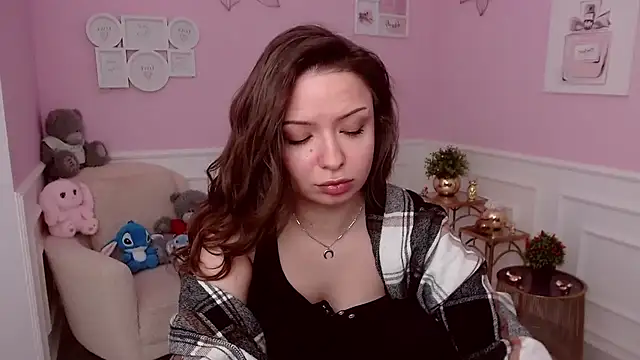 LucySkilar online show from 03-15-26, 05:36