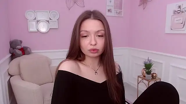Snapshot of LucySkilar chatting on 12-05-24, 05:43 LucySkilar online show from 12-05-24, 05:43