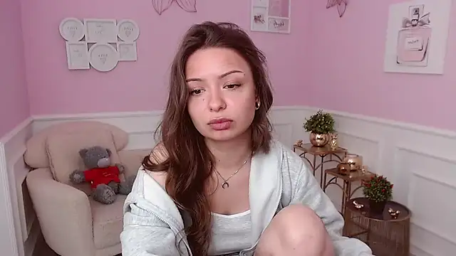 Snapshot of LucySkilar chatting on 05-08-26, 04:16 LucySkilar online show from 05-08-26, 04:16