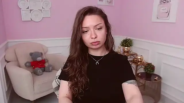 Snapshot of LucySkilar chatting on 05-12-26, 05:59 LucySkilar online show from 05-12-26, 05:59