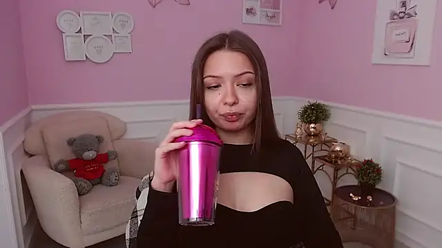 Snapshot of LucySkilar chatting on 07-16-26, 04:42 LucySkilar online show from 07-16-26, 04:42