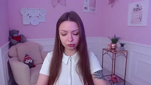 Snapshot of LucySkilar chatting on 01-28-25, 05:22 LucySkilar online show from 01-28-25, 05:22