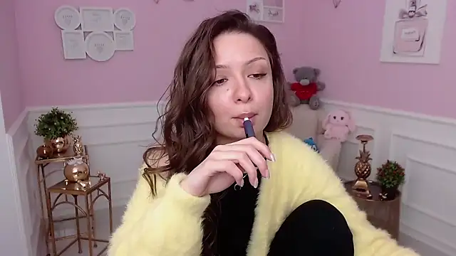 LucySkilar online show from 02-24-26, 05:41