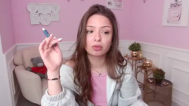 Snapshot of LucySkilar chatting on 05-03-26, 04:17 LucySkilar online show from 05-03-26, 04:17