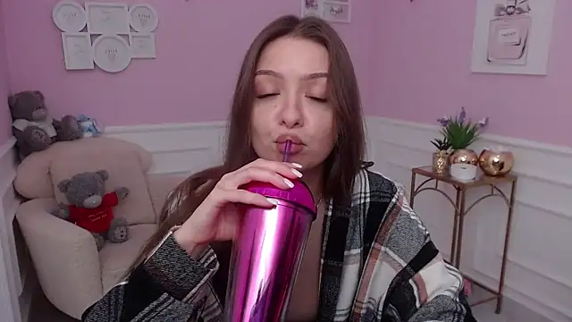 LucySkilar online show from 11-03-25, 07:35