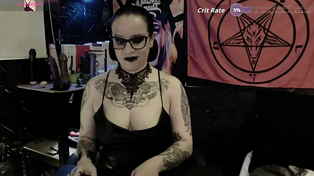 Snapshot of Evil_Queen_666 chatting on 05-14-26, 06:21 Evil Queen 666 online show from 05-14-26, 06:21