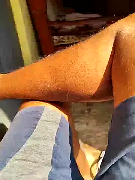 Snapshot of Brown_Munda047 chatting on 10-25-25, 04:33 Brown Munda047 online show from 10-25-25, 04:33