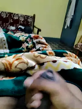 Snapshot of Brown_Munda047 chatting on 12-17-25, 01:21 Brown Munda047 online show from 12-17-25, 01:21