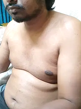 Snapshot of Brown_Munda047 chatting on 12-19-25, 12:18 Brown Munda047 online show from 12-19-25, 12:18